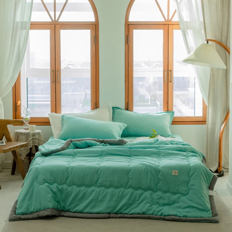 2025 new polyester cotton quilted summer quilt skin-friendly washable light luxury style solid color lightweight