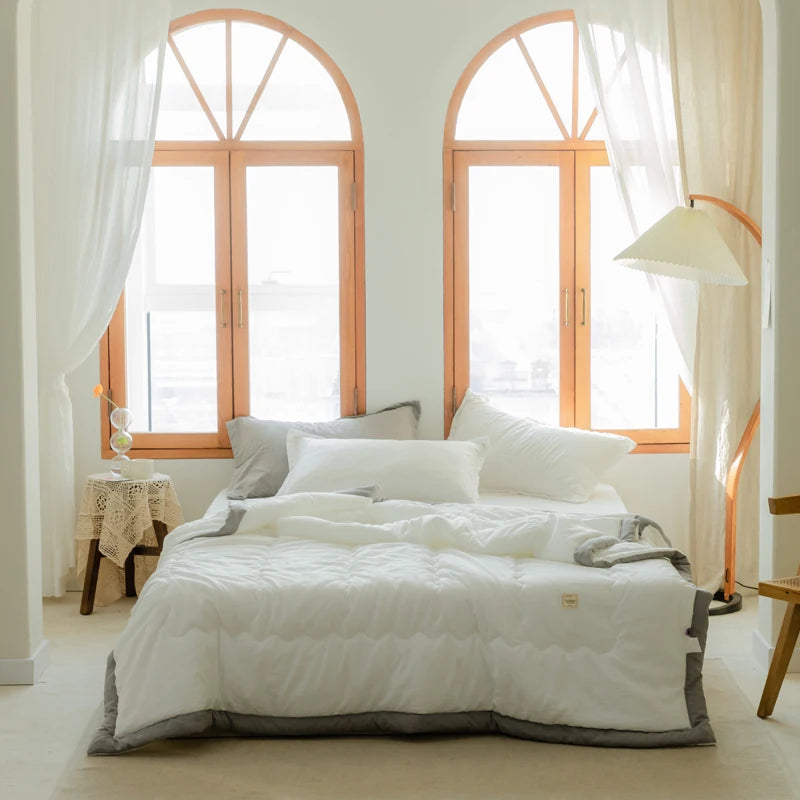 2025 new polyester cotton quilted summer quilt skin-friendly washable light luxury style solid color lightweight